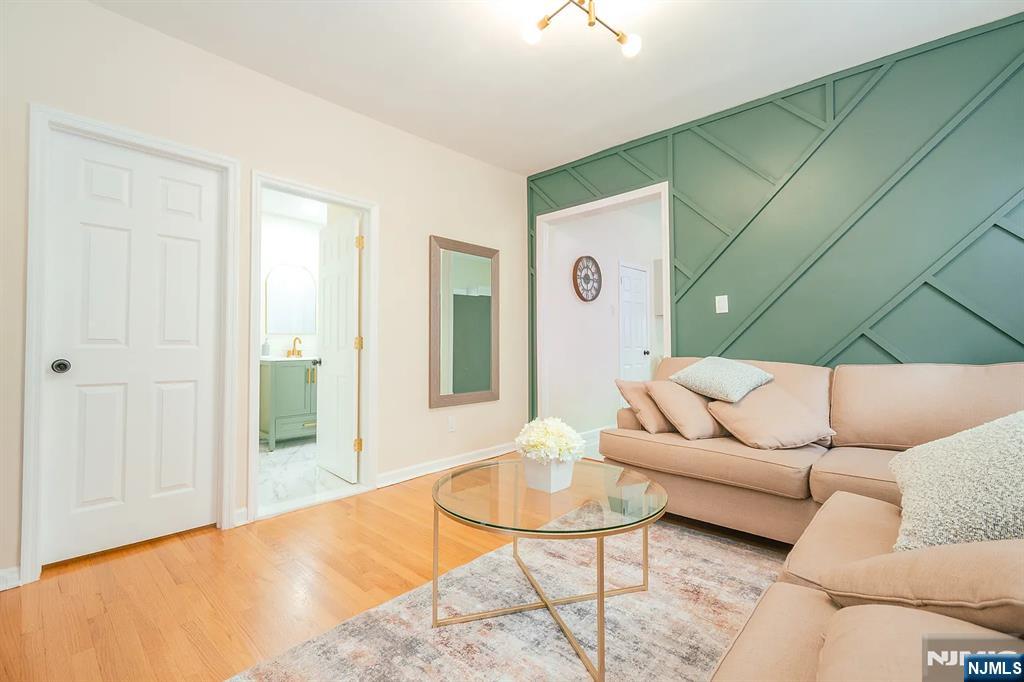 18 Van Rensselear Street - Photo 4