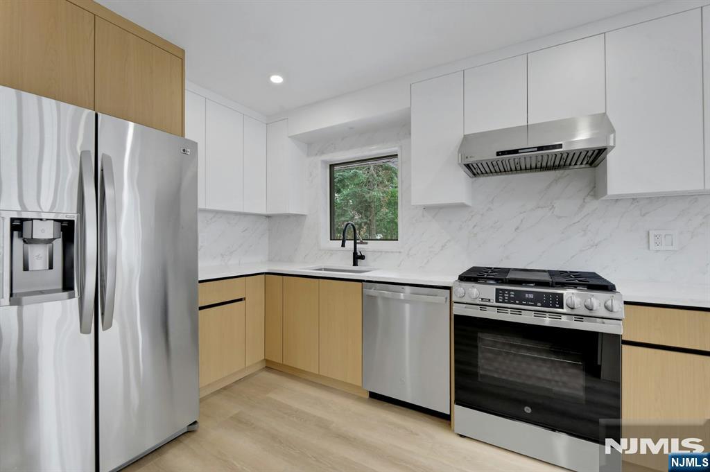 11 Raymond Street — photo 13