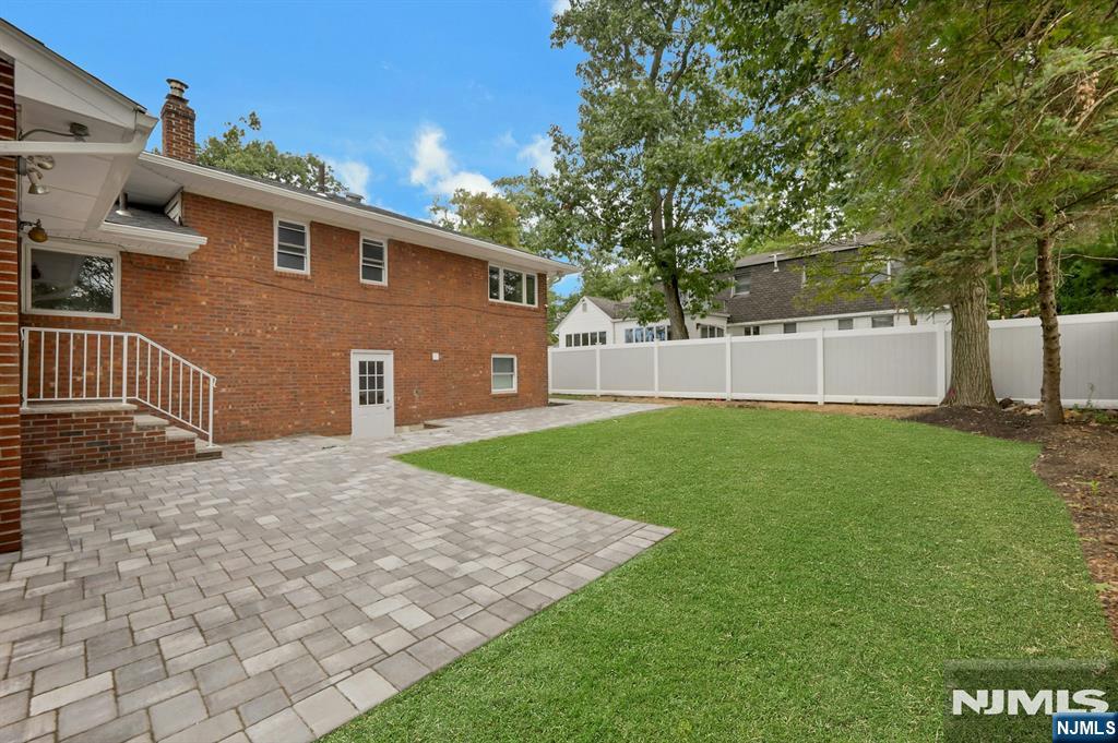11 Raymond Street — photo 40