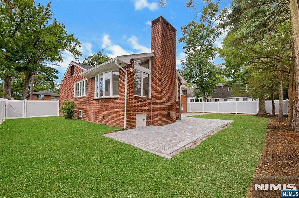 11 Raymond Street — photo 41