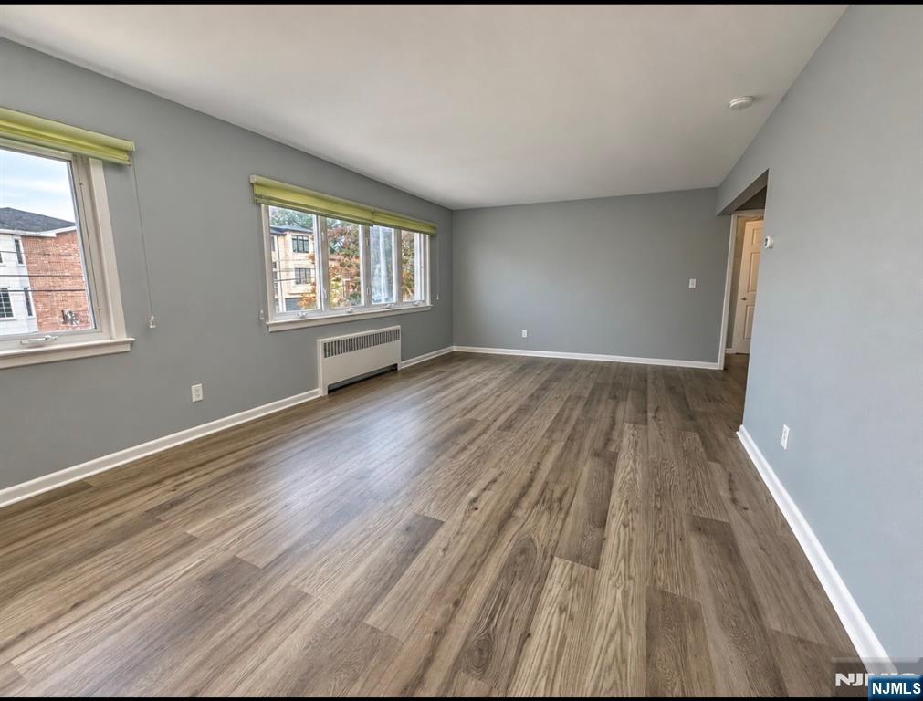 62 Edsall Avenue 2nd fl - Photo 3