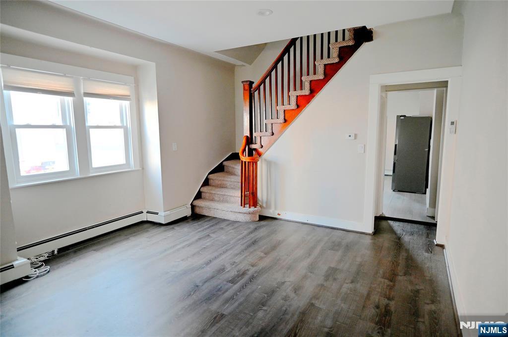 210 Warren Avenue Left A - Photo 2
