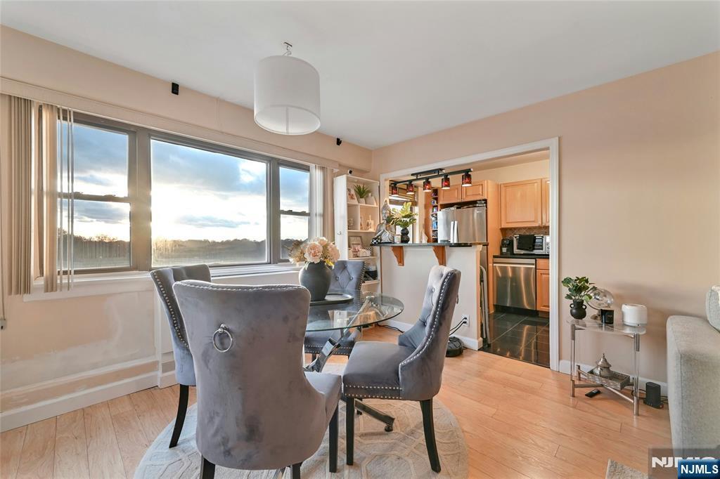 8800 Boulevard East 8D - Photo 2