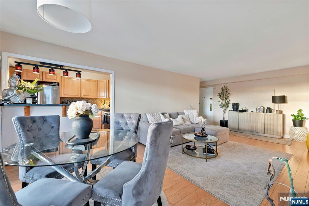 8800 Boulevard East 8D - Photo 3