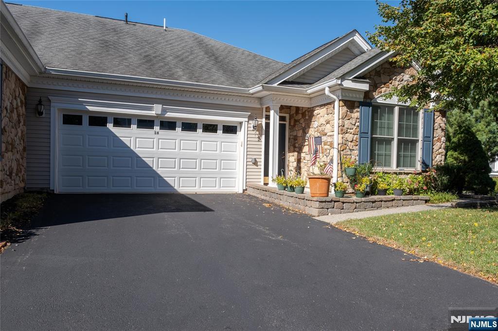 18 Galena Road 3102 - Photo 2