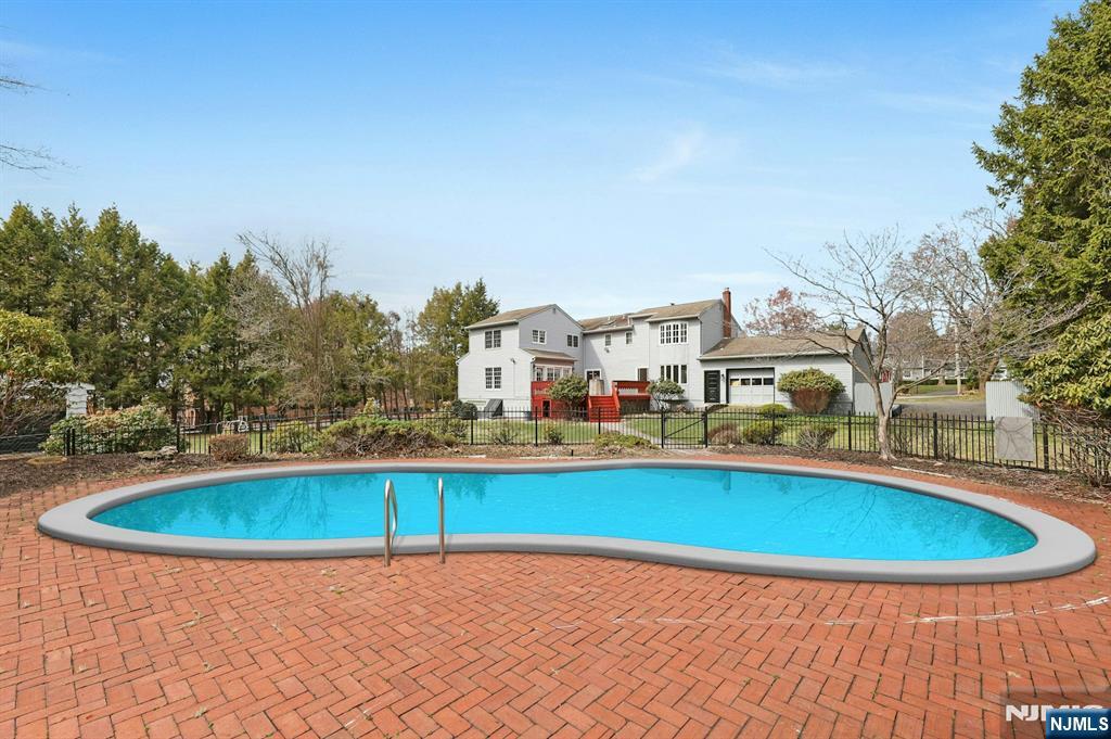 11 Old Tappan Road - Photo 2