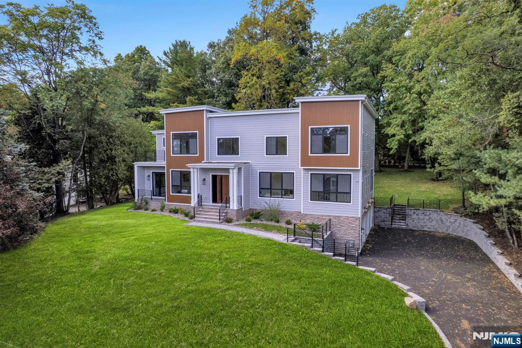 Photo 2 of Single family home for sale at 8 Fordham Rd, Livingston, NJ 07039 | MLS# 26037725 | Listing updated on 2026-10-06