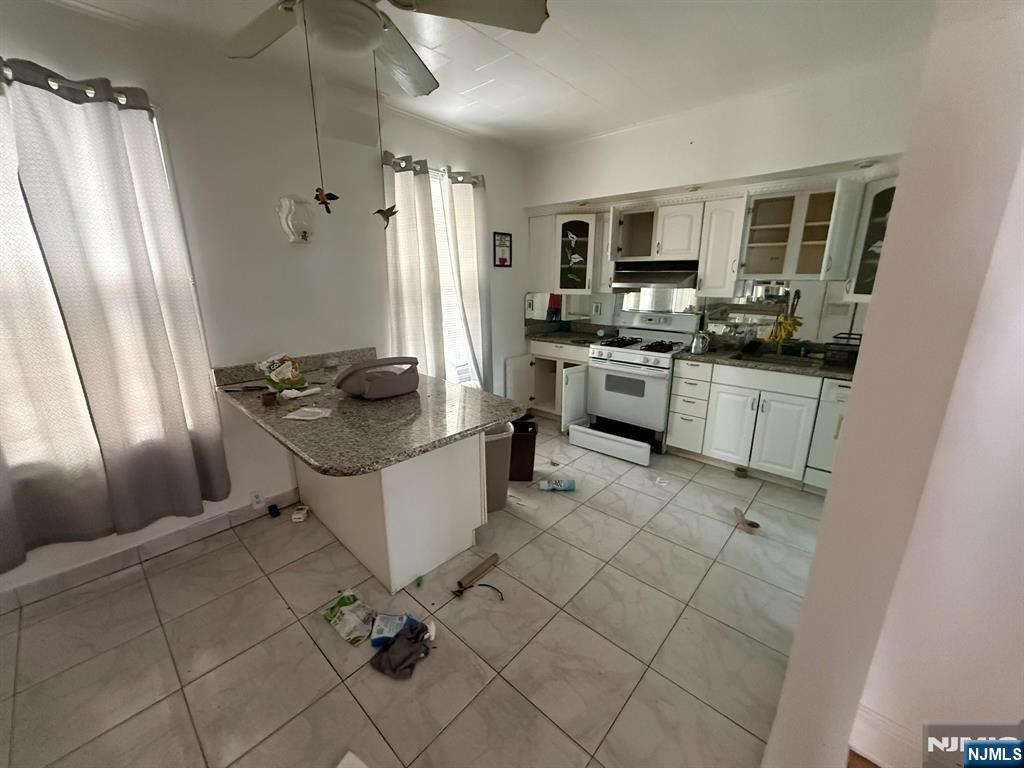 39 Grand Street - Photo 2