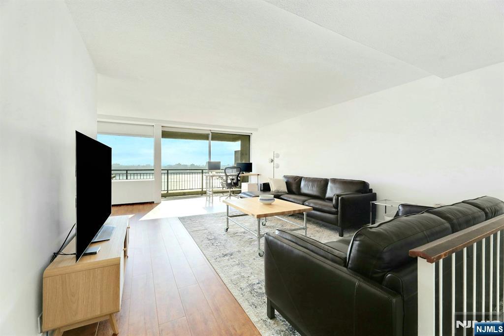 4 Horizon Road 1027 - Photo 3