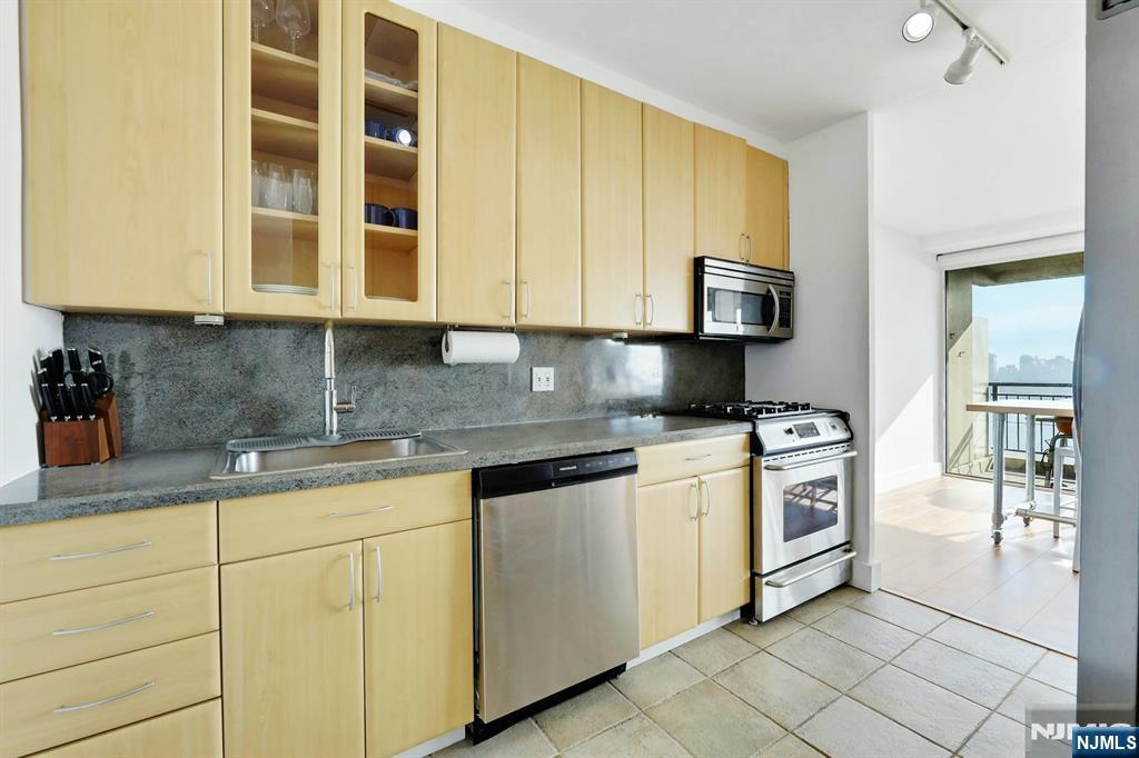 4 Horizon Road 1027 - Photo 5