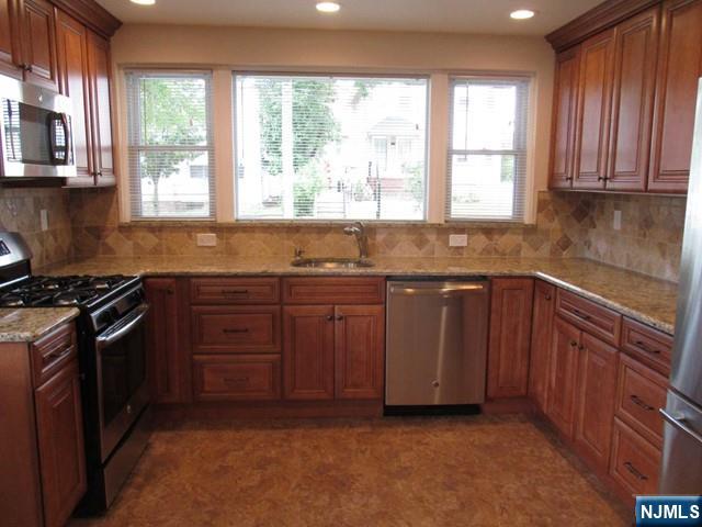 3 Boiling Springs Avenue - Photo 1