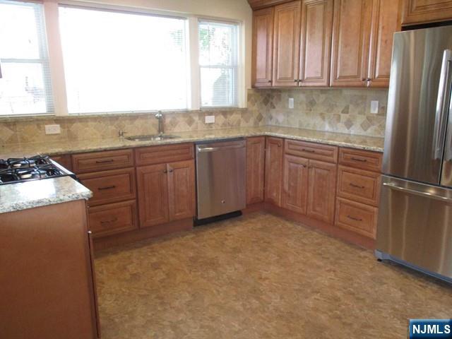 3 Boiling Springs Avenue - Photo 3