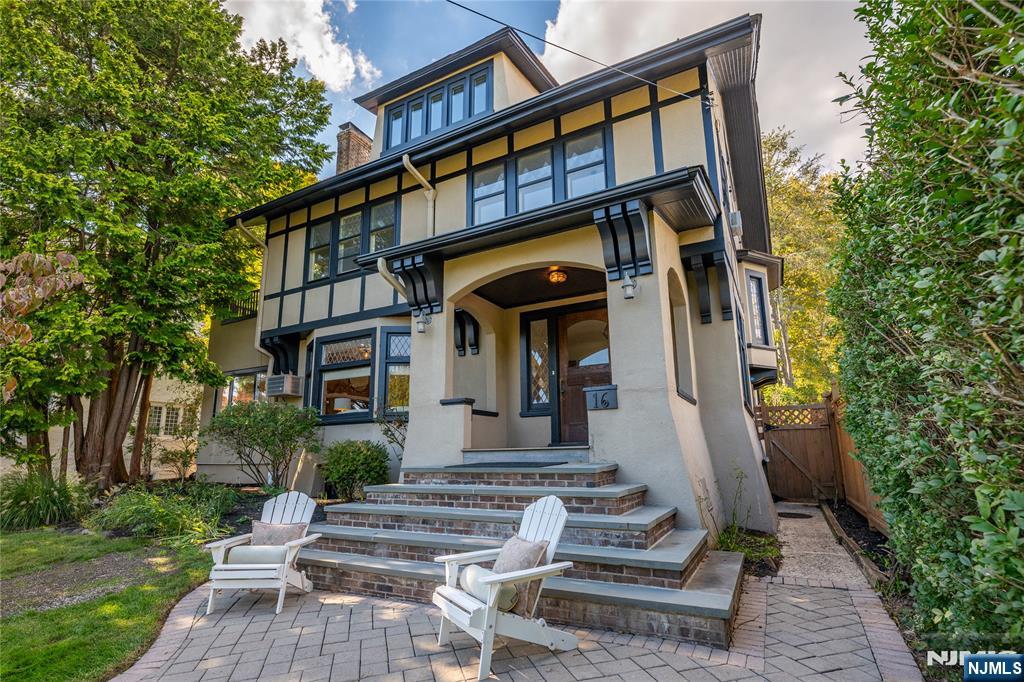 16 Upper Mountain Avenue