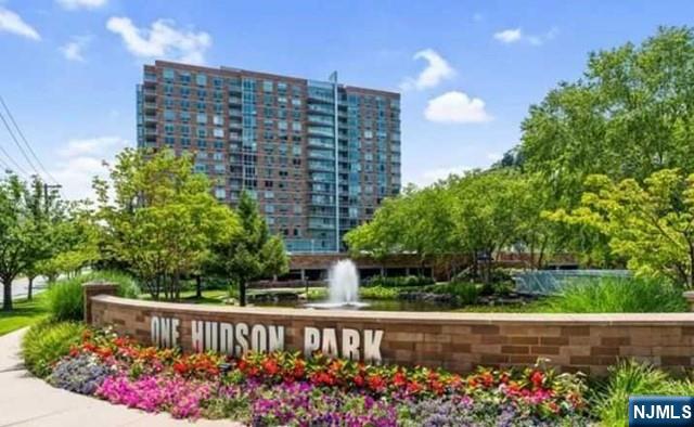 317 Hudson Park 317 - Photo 1