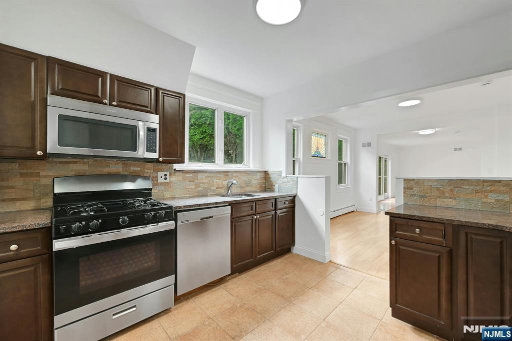 470 Washington Avenue 1 - Photo 4