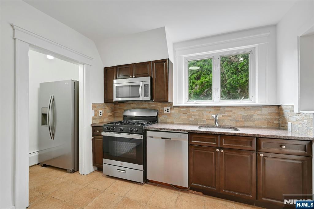 470 Washington Avenue 1 - Photo 5
