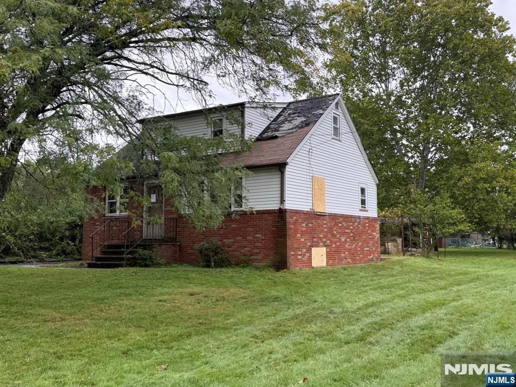 111 Linden Street - Photo 3