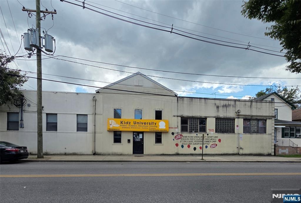98 Monroe Street — photo 2