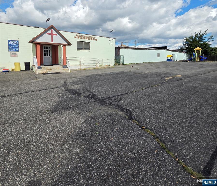98 Monroe Street — photo 19