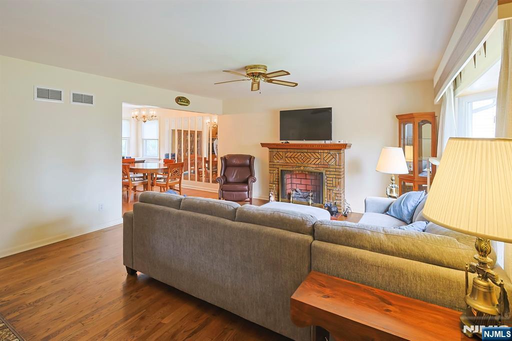 286 Pershing Road - Photo 2