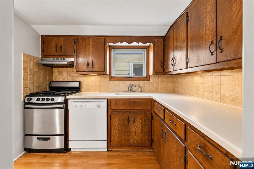 297 Lakeview Avenue - Photo 3
