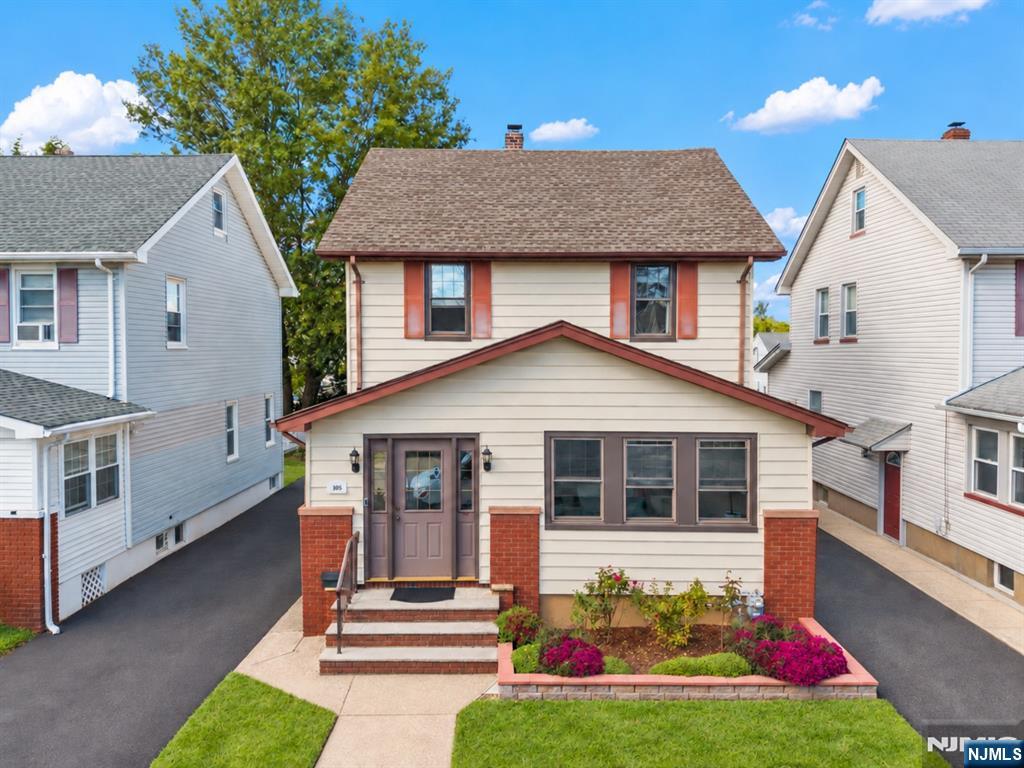 108 8th Street - Photo 1