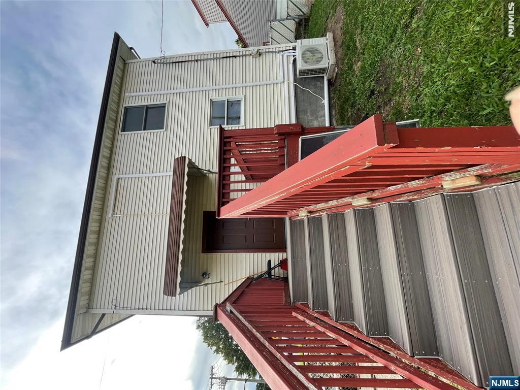77 Miles Street 2 - Photo 3