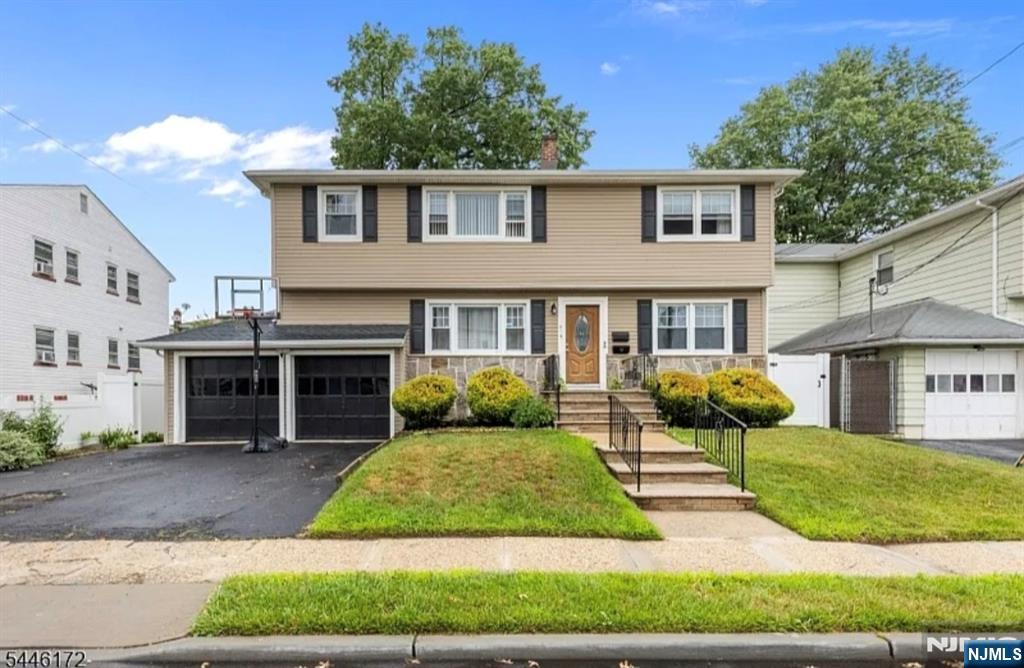 689 Gates Terrace - Photo 1