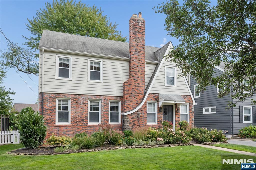 Photo 1 of Single family home for sale at 191 Stonehouse Rd, Bloomfield, NJ 07028 | MLS# 26037809 | Listing updated on 2026-10-08