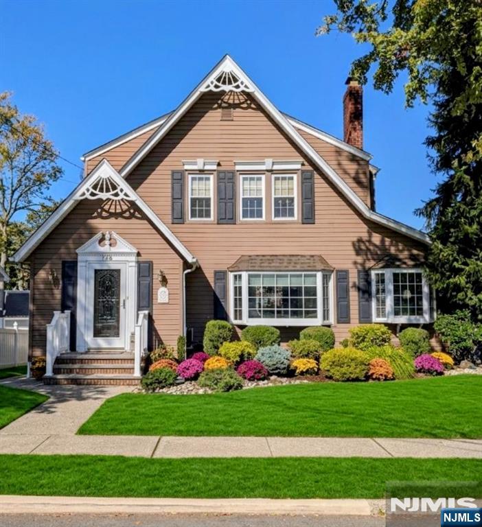 24 Hillcrest Avenue - Photo 1