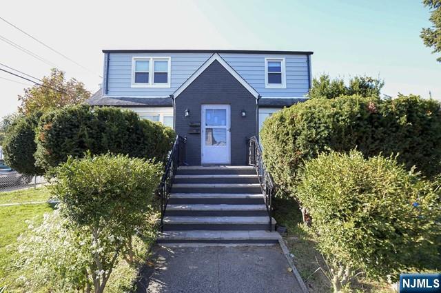 487 Gregory Avenue 2nd Floor - Photo 1