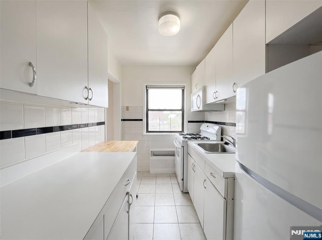 3081 Edwin Avenue 1A - Photo 4