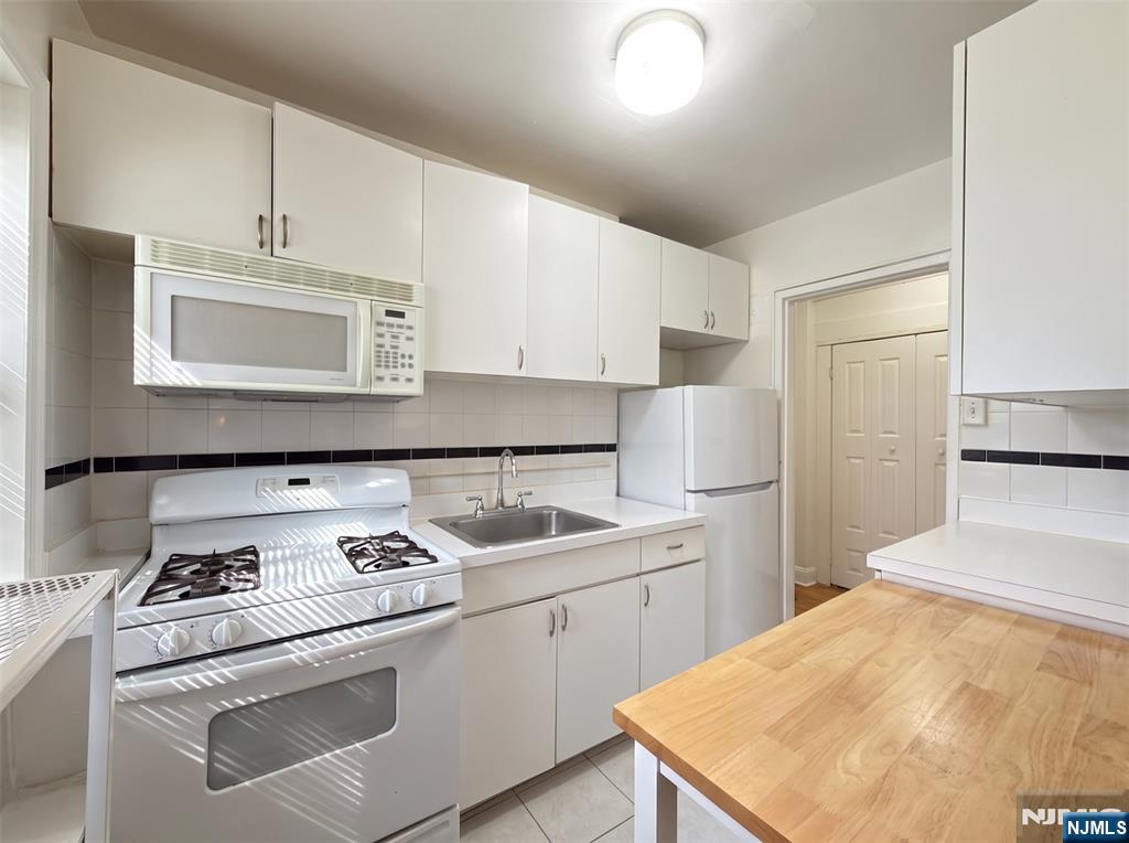3081 Edwin Avenue 1A - Photo 5