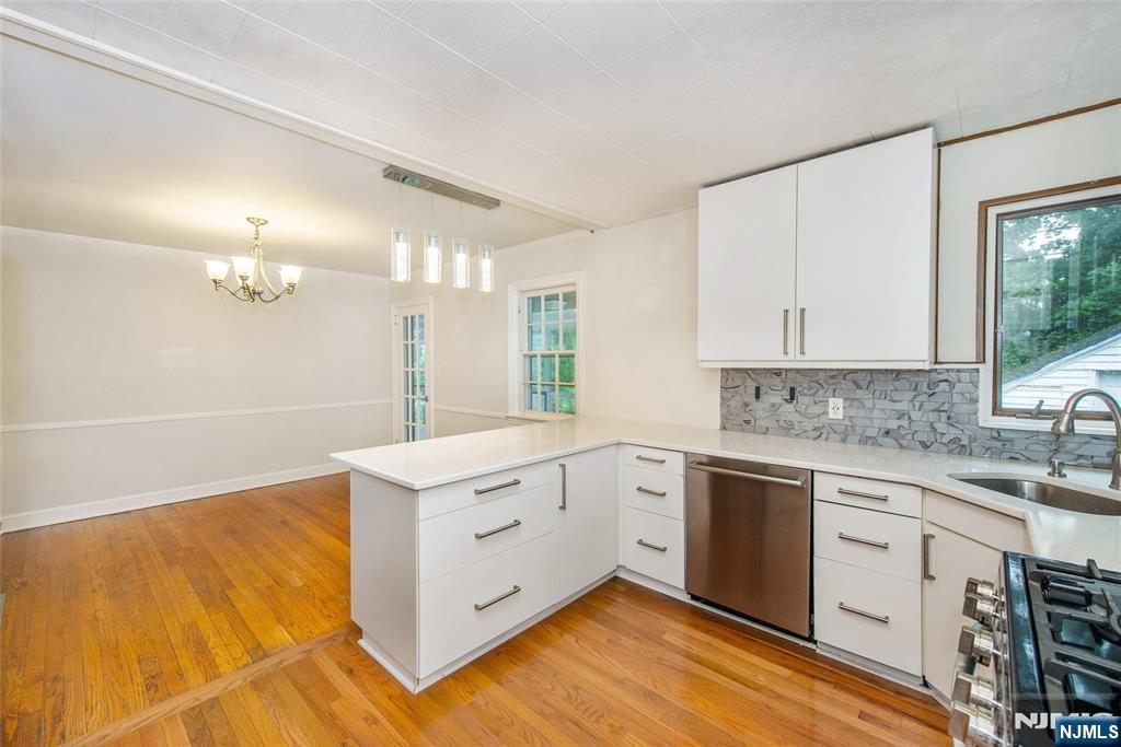 247 Emmett Place - Photo 4