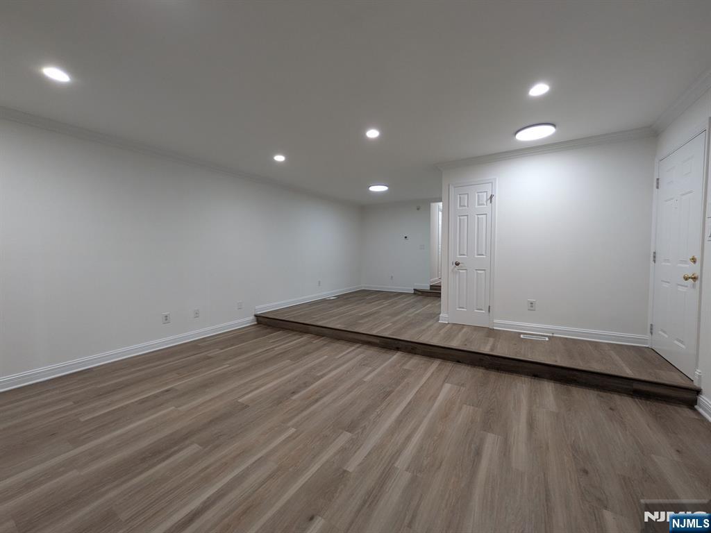 556 Windsor Drive - Photo 5