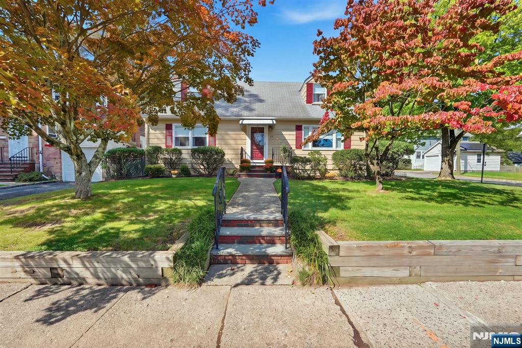 116 Grove Avenue - Photo 2