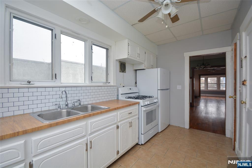 308 Hoboken Road 2 - Photo 2