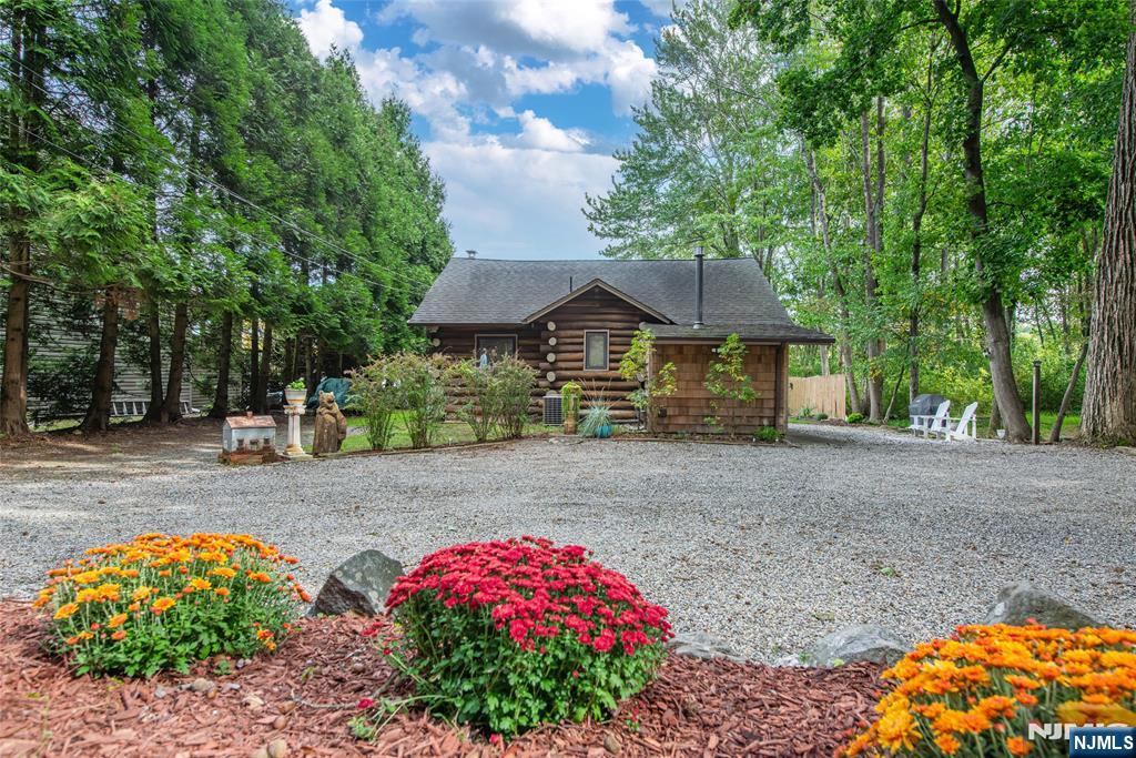 Photo 3 of Single family home for sale at 207 Bearfort Rd, West Milford, NJ 07480 | MLS# 26037851 | Listing updated on 2026-10-07