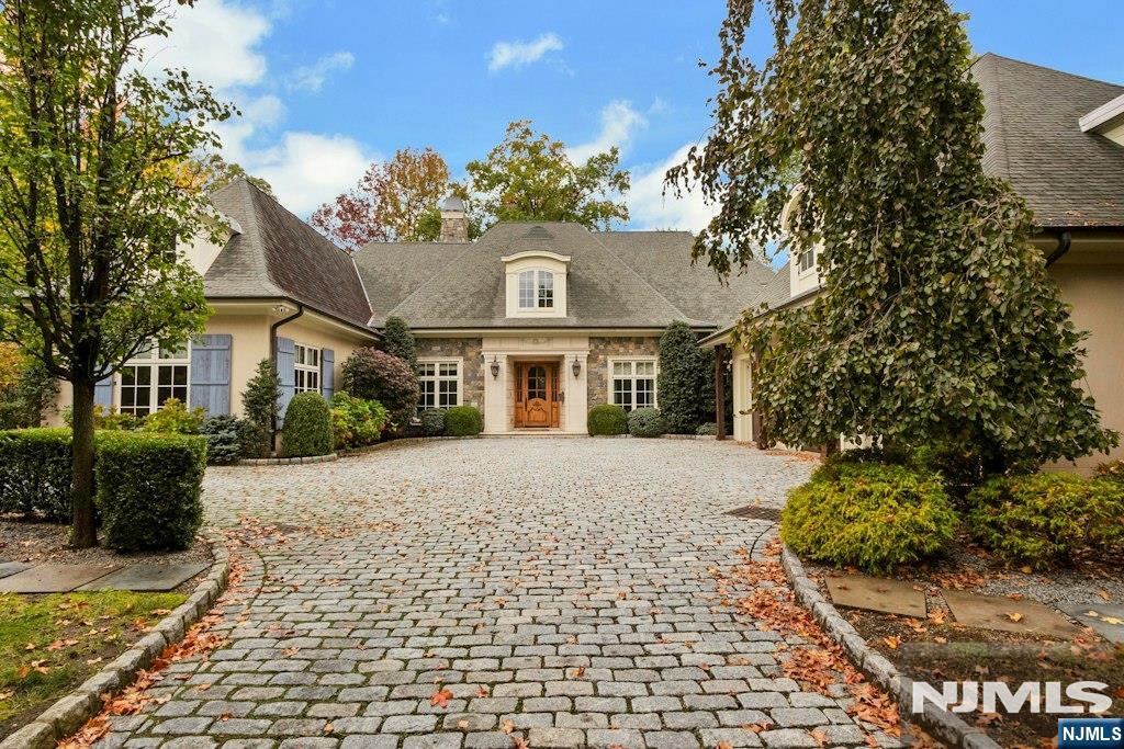 74 Roberts Road - Photo 1