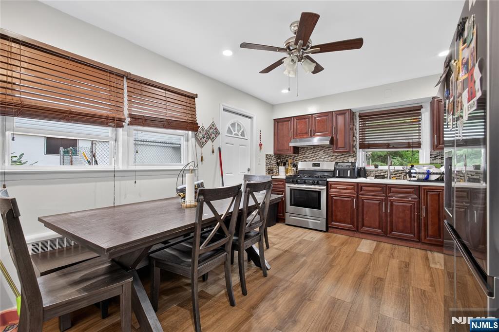 1611 86th Street - Photo 4