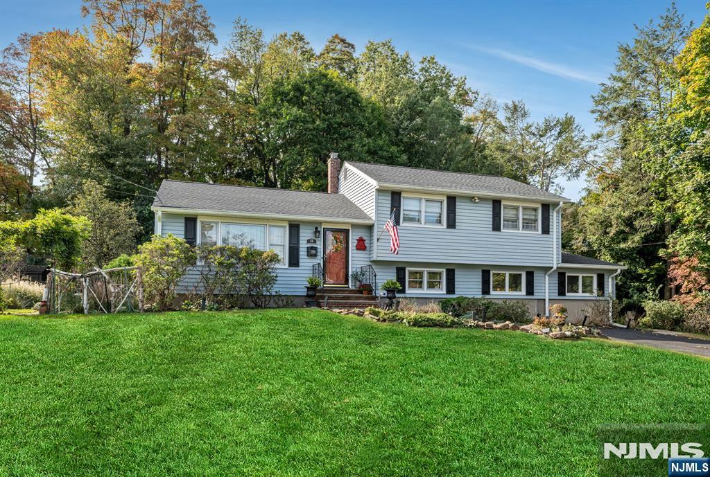 58 Susan Drive - Photo 1