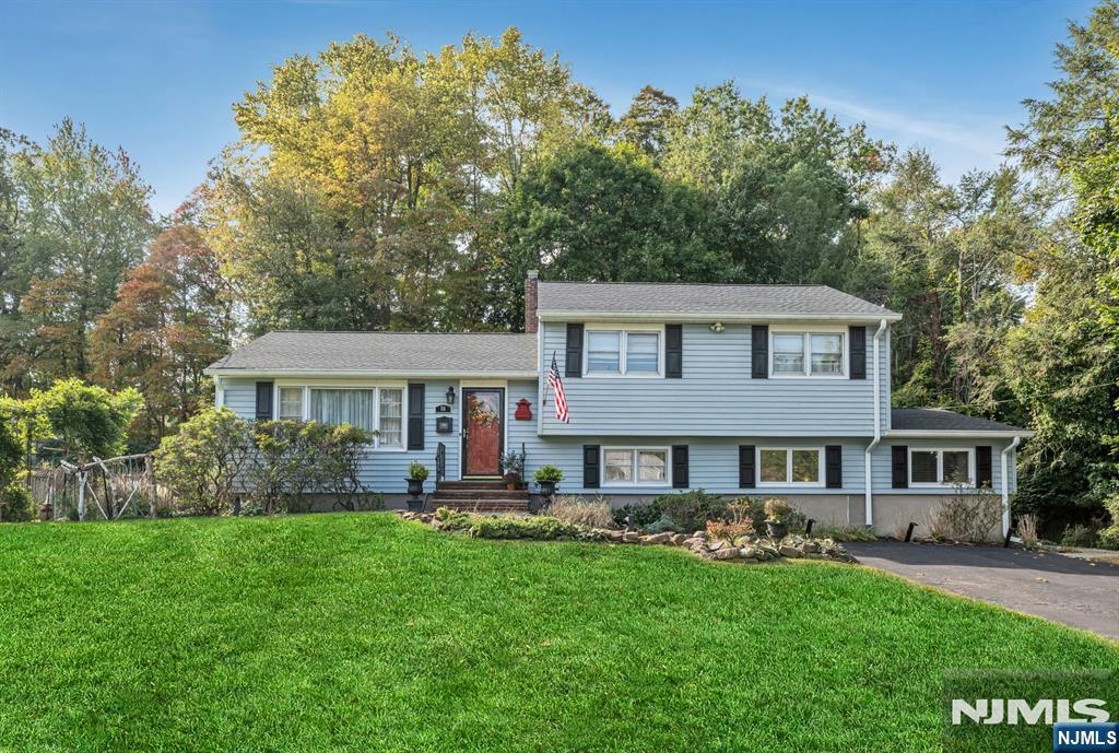 58 Susan Drive - Photo 2