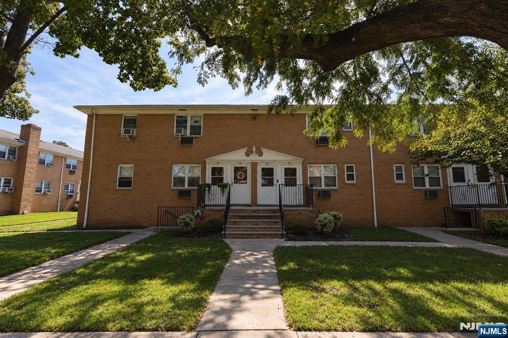 725 Joralemon Street 71 - Photo 2