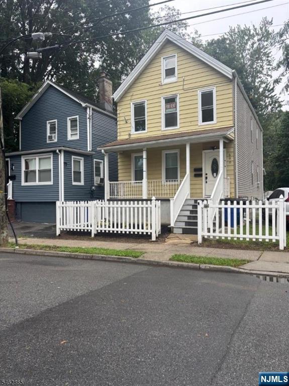 500 Burnside Street - Photo 2