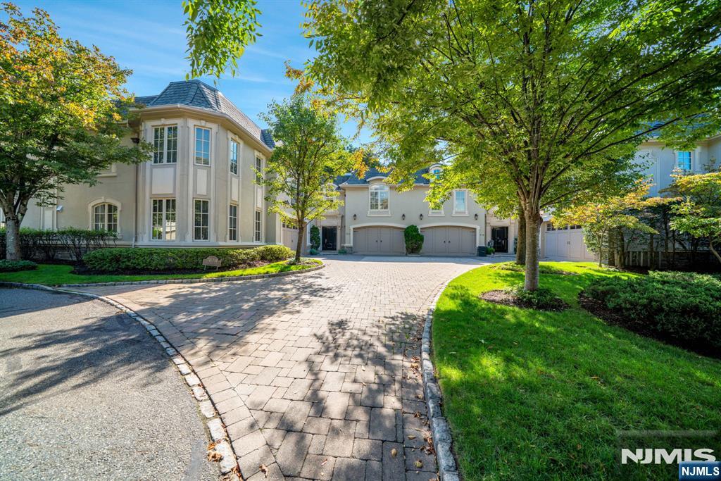 713 Bellaire Drive - Photo 1