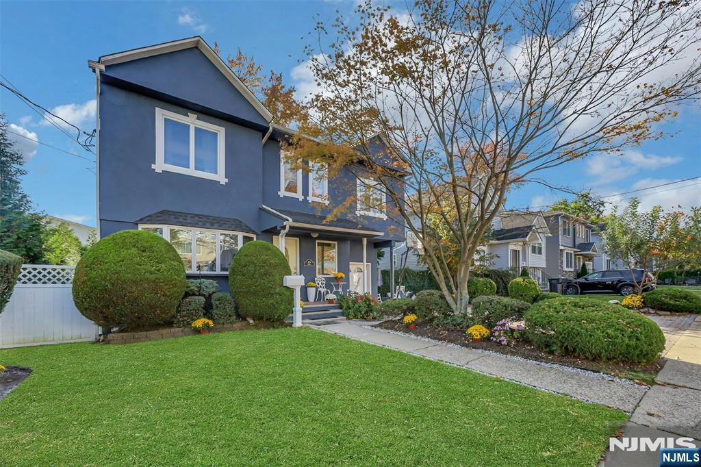 123 Sussex Road - Photo 2