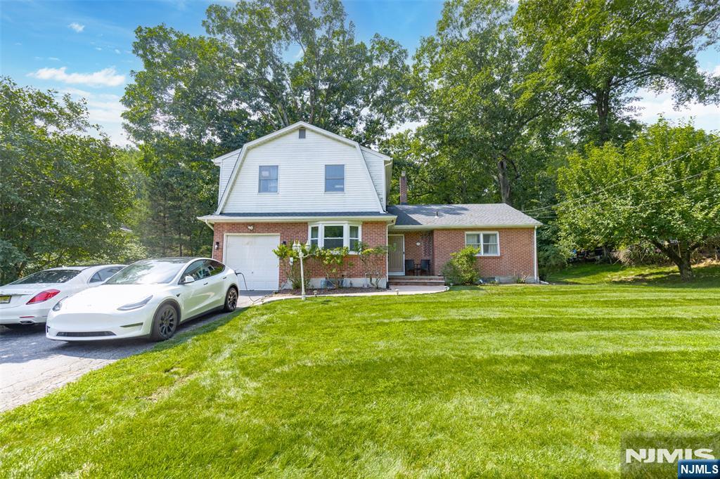 34 Andrew Avenue - Photo 1