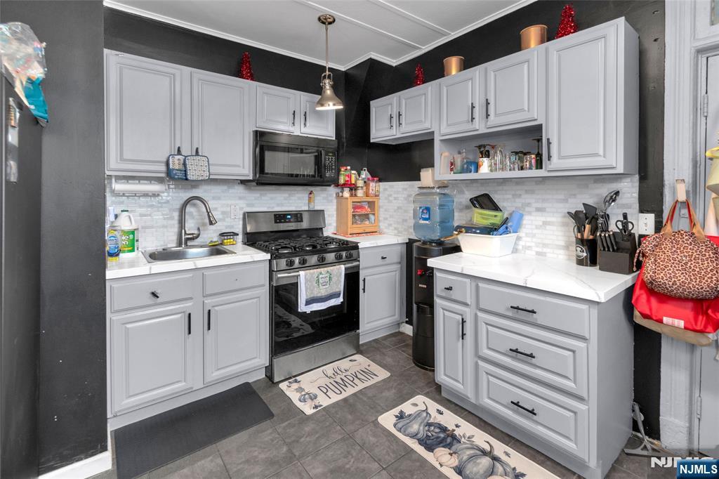 240 N 19th Street - Photo 1