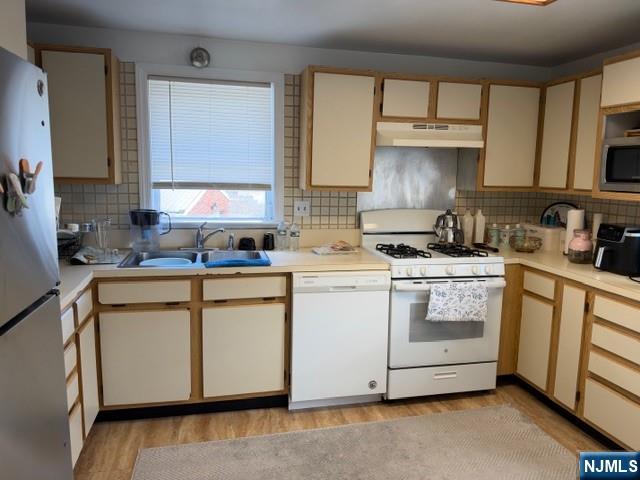 449 Central 2 - Photo 3
