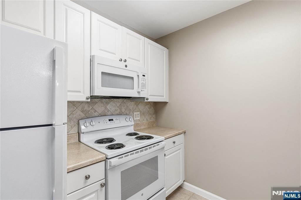 905 River Road 202 - Photo 5